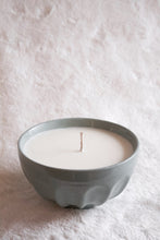Load image into Gallery viewer, Hearts-ease Soy Candle